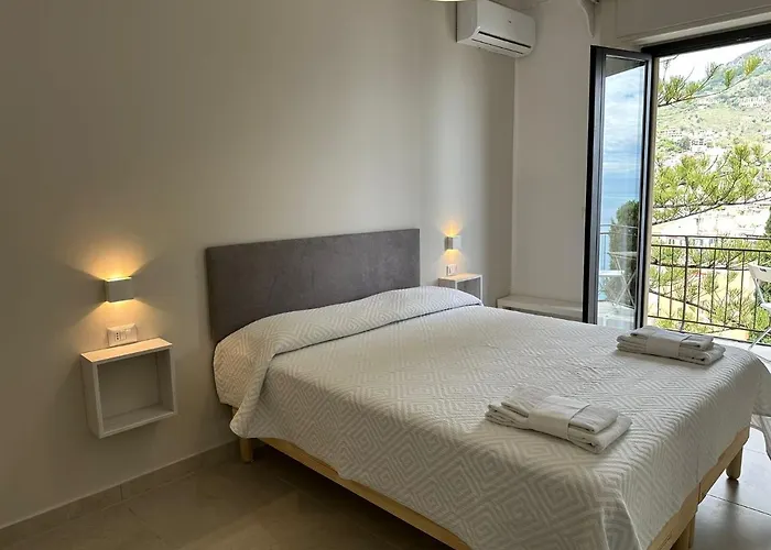 Mira Rooms